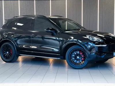 Used Porsche Cayenne Platinum Edition 262 HP (192 kW) 2017 Black SUV