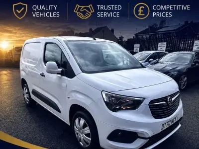 Usado Vauxhall Combo Sportive 100 CV (73 kW) 2021 Blanco Monovolumen