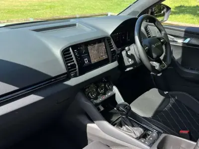 Gebraucht Skoda Karoq SportLine 190 PS (139 kW) 2025 Grau SUV