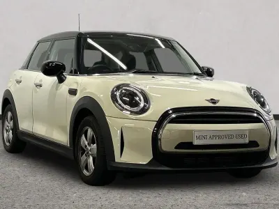 Used Mini Cooper Classic 134 HP (98 kW) 2022 White Hatchback