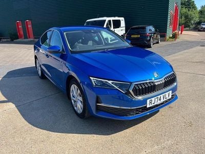 Begagnad Skoda Octavia First Edition 2024 Blå Halvkombi