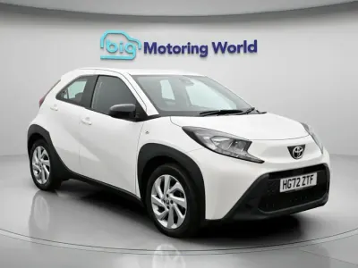 Used Toyota Aygo X PURE 72 HP (52 kW) 2023 White SUV