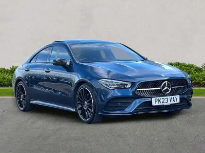 Usado Mercedes CLA220 AMG Line Premium Plus 2023 Azul Sedan