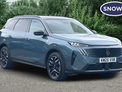 Używany Peugeot 5008 GTi 136 KM (100 kW) 2025 Niebieski SUV