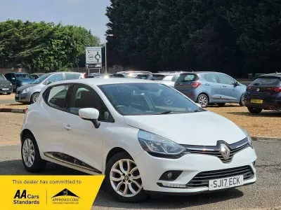 Used Renault Clio Dynamique 2017 White Hatchback