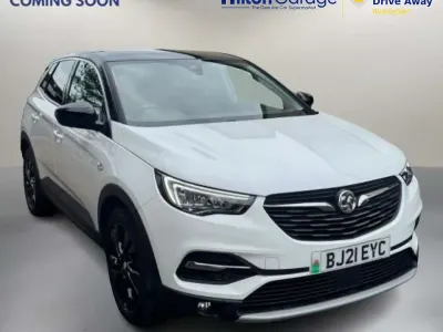 Used Vauxhall Grandland X SRi 130 HP (95 kW) 2021 White SUV