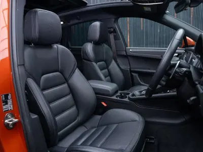Used Porsche Macan 265 HP (194 kW) 2023 Orange SUV