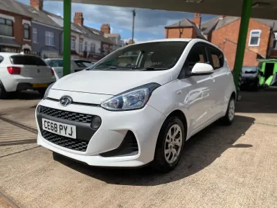 Used Hyundai i10 SE 87 HP (63 kW) 2018 White Hatchback