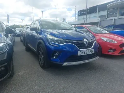 Begagnad Renault Captur Techno 142 HK (104 kW) 2023 Blå SUV