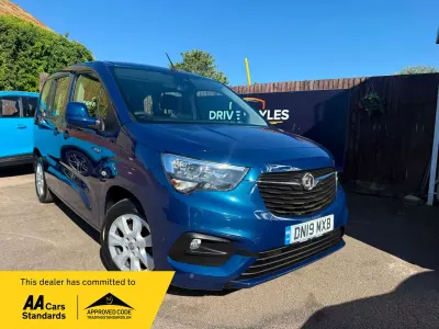 Used Vauxhall Combo 2019 Blue MPV