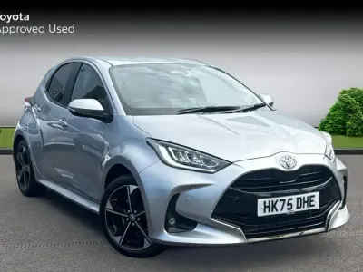 New Toyota Yaris Hybrid 130 HP (95 kW) 2025 Silver metallic