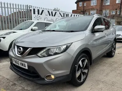 Used Nissan Qashqai N-Connecta 116 HP (85 kW) 2016 Silver SUV