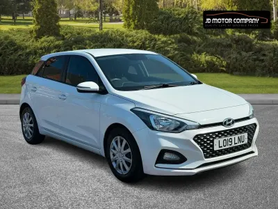 Used Hyundai i20 83 HP (61 kW) 2019 White Hatchback