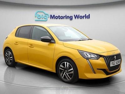 Used Peugeot 208 Active+ 100 HP (73 kW) 2023 Yellow Hatchback