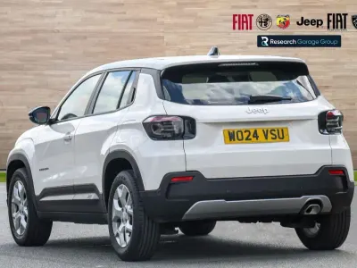 Usado Jeep Avenger Altitude 100 HP (73 kW) 2024 Branco SUV