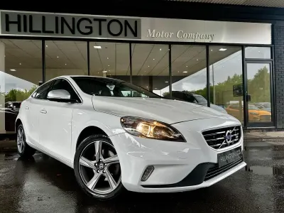 Used Volvo V40 R-Design 150 HP (110 kW) 2015 White Hatchback