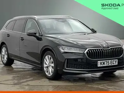 Gebraucht Skoda Superb SE Technology 150 PS (110 kW) 2025 Schwarz Kombi