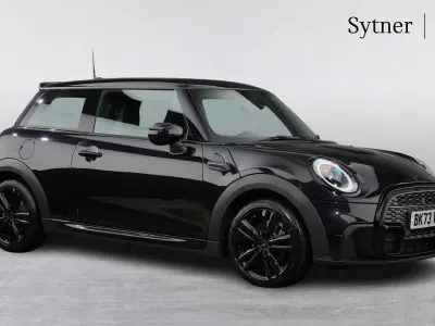 Używany Mini Cooper Hatch 134 KM (98 kW) 2023 Czarny Hatchback