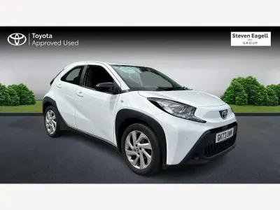 Used Toyota Aygo X PURE 70 HP (51 kW) 2023 White SUV