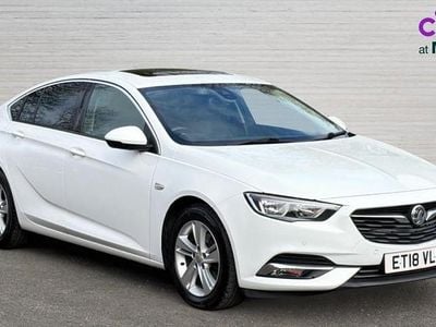 Second-hand Vauxhall Insignia 165 CP (121 kW) 2018 Alb Hatchback