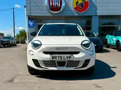 New Fiat 600 S 99 HP (72 kW) 2025 White SUV
