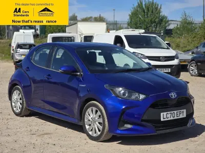 Used Toyota Yaris Hybrid 116 HP (85 kW) 2020 Blue Hatchback