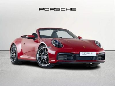 Begagnad Porsche 911 379 HK (278 kW) 2023 Röd Cab