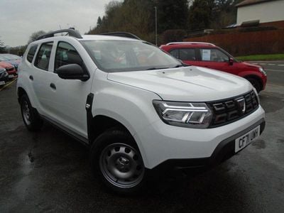 Used Dacia Duster Essentiel 100 HP (73 kW) 2022 White Hatchback
