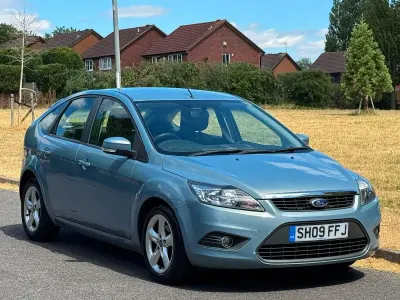Used Ford Focus Zetec 2009 Blue Hatchback