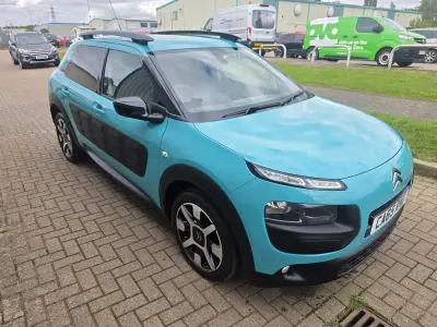 Used Citroën C4 Cactus Flair 100 HP (73 kW) 2016 Blue Hatchback