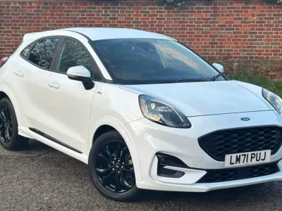 Begagnad Ford Puma ST-Line 2021 Vit Halvkombi