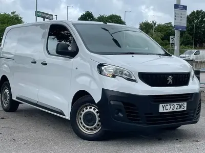 Used Peugeot Expert Premium 102 HP (75 kW) 2023 White Van