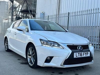 Lexus CT200h