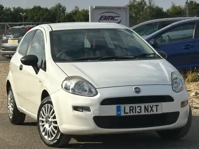 Used Fiat Punto Pop 69 HP (50 kW) 2013 White Hatchback