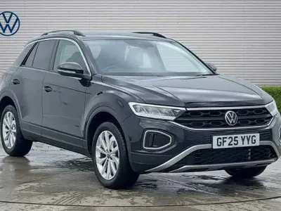 Usado VW T-Roc 150 HP (110 kW) 2025 SUV