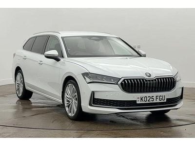 Used Skoda Superb LAURIN & KLEMENT 142 HP (104 kW) 2025 Pure white Estate