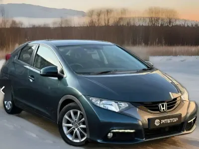 Used Honda Civic ES 120 HP (88 kW) 2013 Green Hatchback