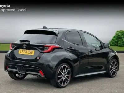 Second-hand Toyota Yaris Hybrid Sport 130 CP (95 kW) 2024 Negru Hatchback