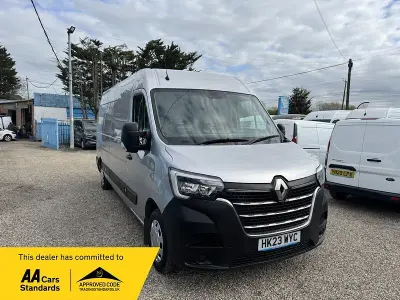 Used Renault Master Business 135 HP (99 kW) 2023 Grey MPV