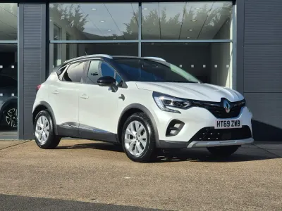 Second-hand Renault Captur Iconic 99 CP (72 kW) 2020 Alb SUV