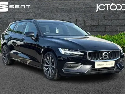 Usado Volvo V60 Momentum 161 HP (118 kW) 2022 Preto Carrinha