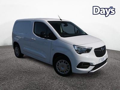 Second-hand Vauxhall Combo S 100 CP (73 kW) 2023 Alb Monovolum