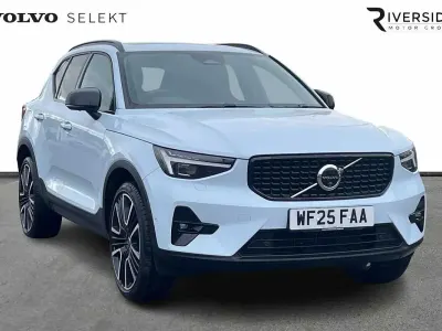Usado Volvo XC40 Ultra 2025 Azul SUV