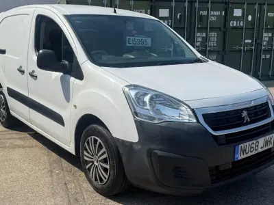 Used Peugeot Partner S 314 HP (230 kW) 2019 White MPV