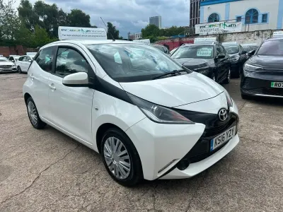 Used Toyota Aygo X-play 69 HP (50 kW) 2016 White Hatchback