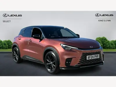 Used Lexus LBX 136 HP (100 kW) 2024 Multicoloured SUV