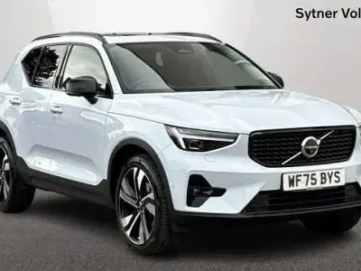 Usado Volvo XC40 Ultra 194 HP (142 kW) 2025 Azul SUV