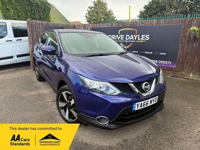 Blue Used 2016 Nissan Qashqai N-Connecta SUV | £8,999 (Super price)