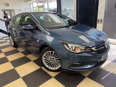 Used Vauxhall Astra Elite 150 HP (110 kW) 2016 Blue Hatchback