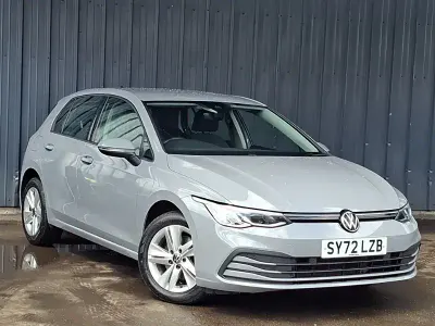Begagnad VW Golf VIII Life 130 HK (95 kW) 2022 Grå Halvkombi